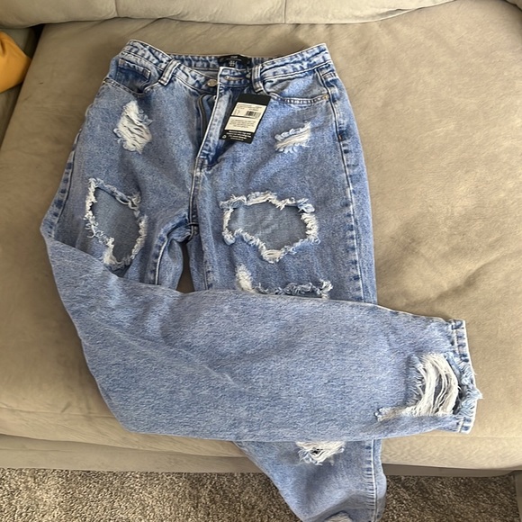 New Missguided Ripped Jeans - Picture 2 of 3
